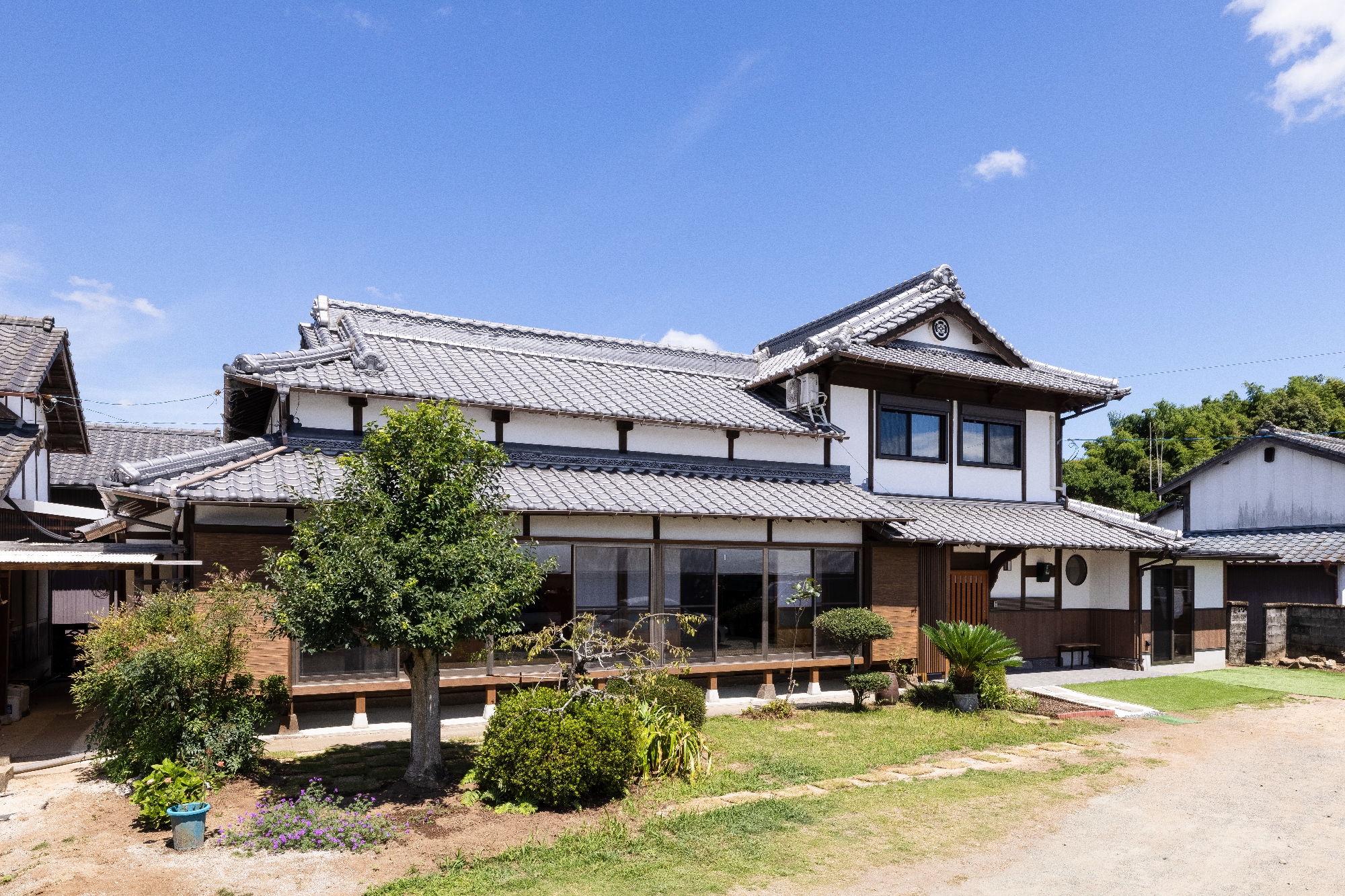 新旧が心地よく馴染む昭和古民家の二世帯住宅